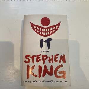 IT: A Novel by Stephen King (Paperback, 2016)